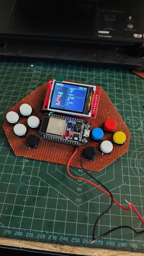 ESP32 Handheld Game Console